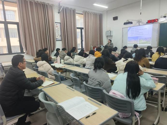 会议室里的人们 AI 生成的内容可能不正确。